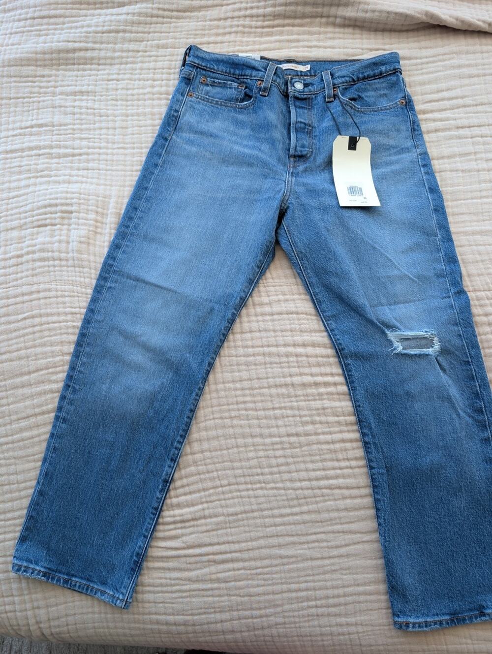 Levi's Premium Women's Wedgie Straight High Rise Blue Jeans NWT Distressed Sz 29